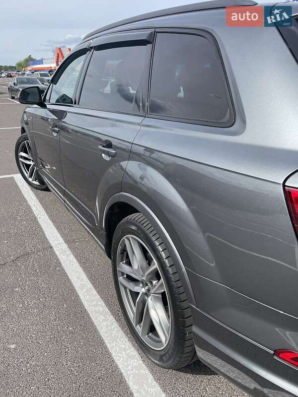 Позашляховик / Кросовер Audi Q7 2018 в Львові