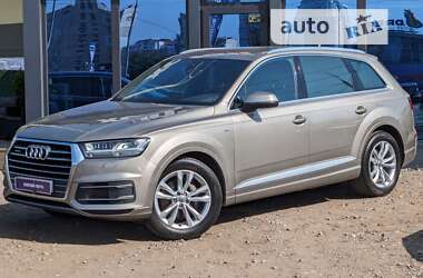 Внедорожник / Кроссовер Audi Q7 2017 в Киеве