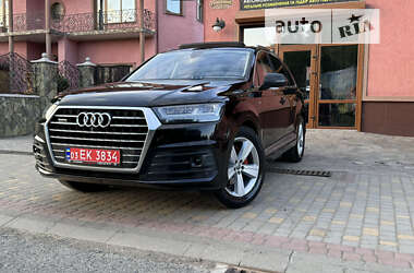 Позашляховик / Кросовер Audi Q7 2016 в Сваляві