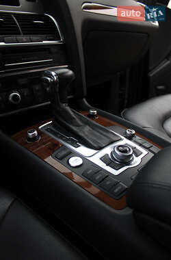 Позашляховик / Кросовер Audi Q7 2015 в 