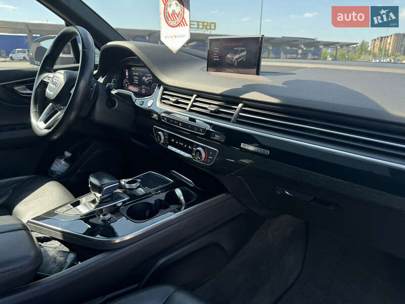 Позашляховик / Кросовер Audi Q7 2016 в Кривому Розі