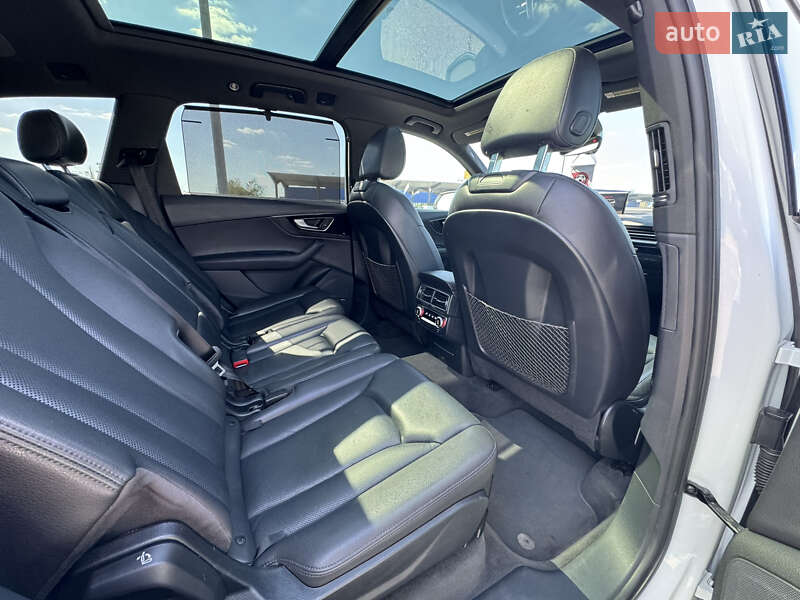Позашляховик / Кросовер Audi Q7 2016 в Кривому Розі