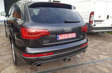 Позашляховик / Кросовер Audi Q7 2015 в 
