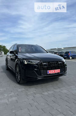 Позашляховик / Кросовер Audi Q7 2019 в Мукачевому