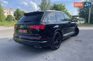 Внедорожник / Кроссовер Audi Q7 2016 в 