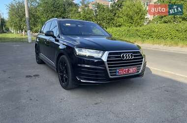 Внедорожник / Кроссовер Audi Q7 2016 в 