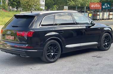 Внедорожник / Кроссовер Audi Q7 2016 в 