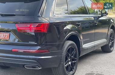 Внедорожник / Кроссовер Audi Q7 2016 в 
