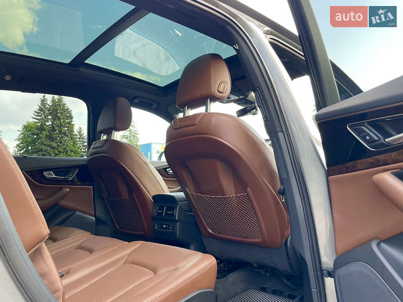 Позашляховик / Кросовер Audi Q7 2017 в Львові