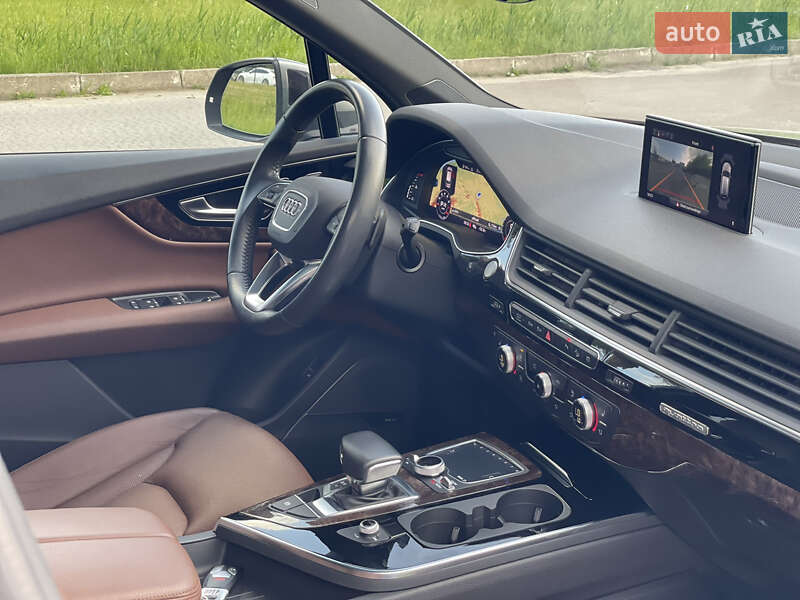 Позашляховик / Кросовер Audi Q7 2017 в Львові