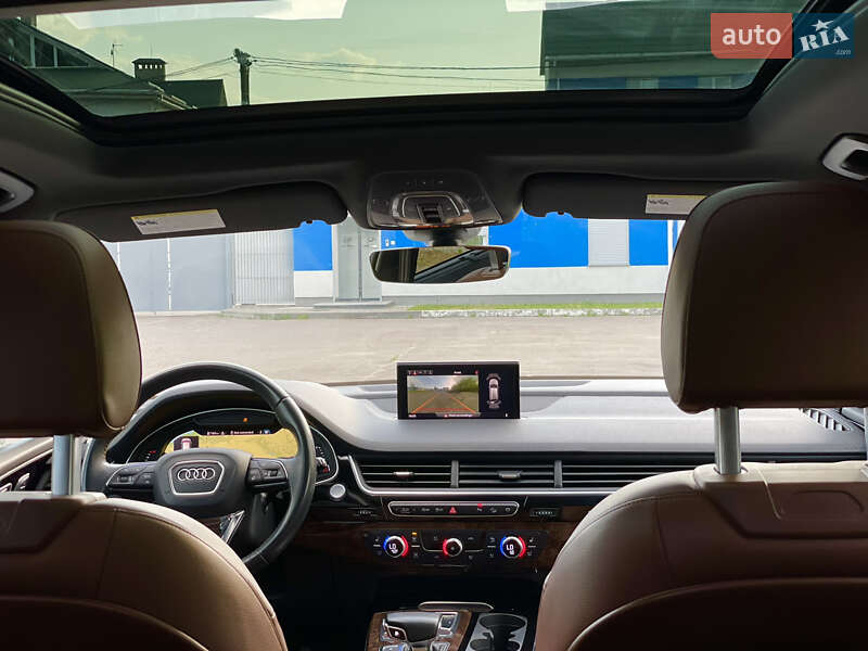 Позашляховик / Кросовер Audi Q7 2017 в Львові