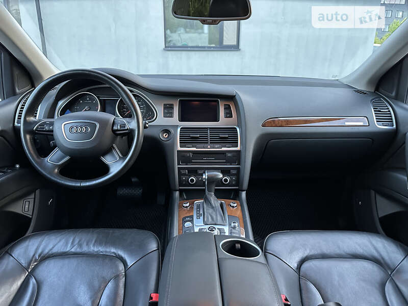 Позашляховик / Кросовер Audi Q7 2015 в Рівному
