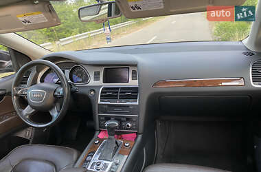 Внедорожник / Кроссовер Audi Q7 2012 в 