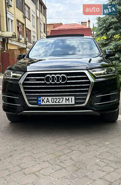 Внедорожник / Кроссовер Audi Q7 2015 в Киеве