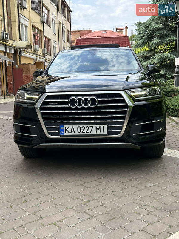 Внедорожник / Кроссовер Audi Q7 2015 в Киеве