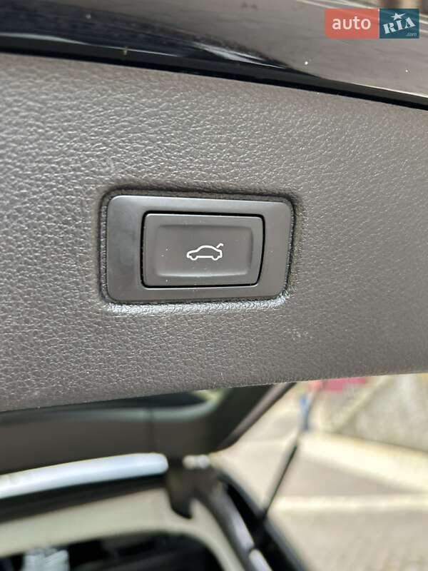 Внедорожник / Кроссовер Audi Q7 2015 в Киеве