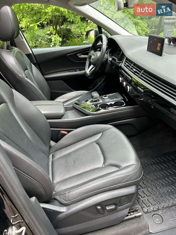 Внедорожник / Кроссовер Audi Q7 2015 в Киеве