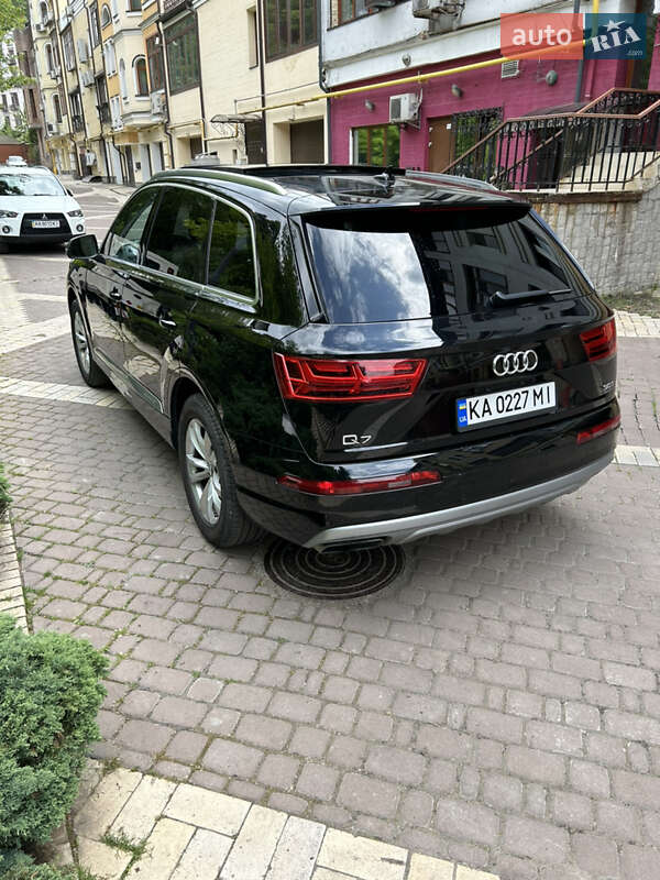 Внедорожник / Кроссовер Audi Q7 2015 в Киеве
