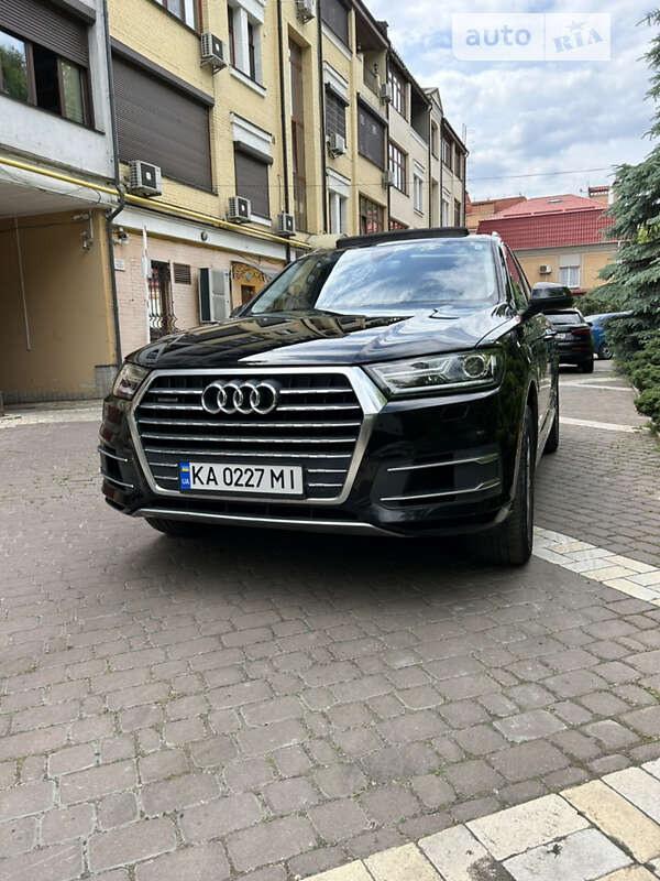 Позашляховик / Кросовер Audi Q7 2015 в Києві