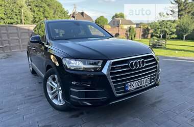 Позашляховик / Кросовер Audi Q7 2015 в Рівному