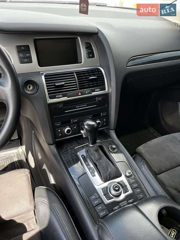 Позашляховик / Кросовер Audi Q7 2010 в Мукачевому