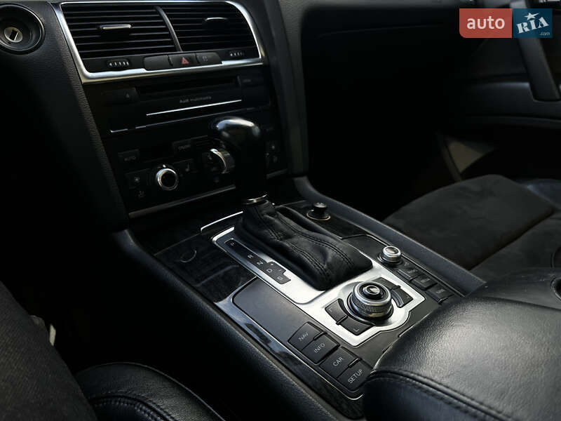 Позашляховик / Кросовер Audi Q7 2010 в Мукачевому