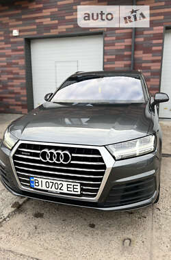Внедорожник / Кроссовер Audi Q7 2016 в 