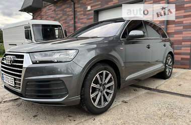 Внедорожник / Кроссовер Audi Q7 2016 в 