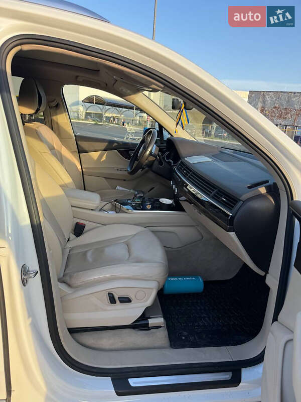 Позашляховик / Кросовер Audi Q7 2017 в Одесі