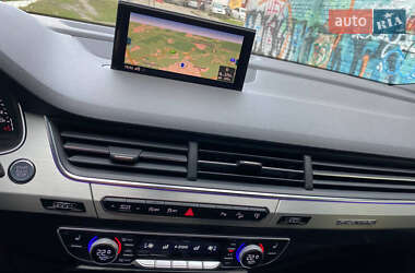 Позашляховик / Кросовер Audi Q7 2016 в 
