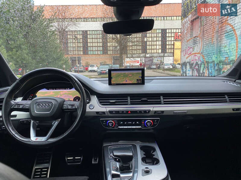 Позашляховик / Кросовер Audi Q7 2016 в Луцьку