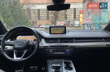 Позашляховик / Кросовер Audi Q7 2016 в 