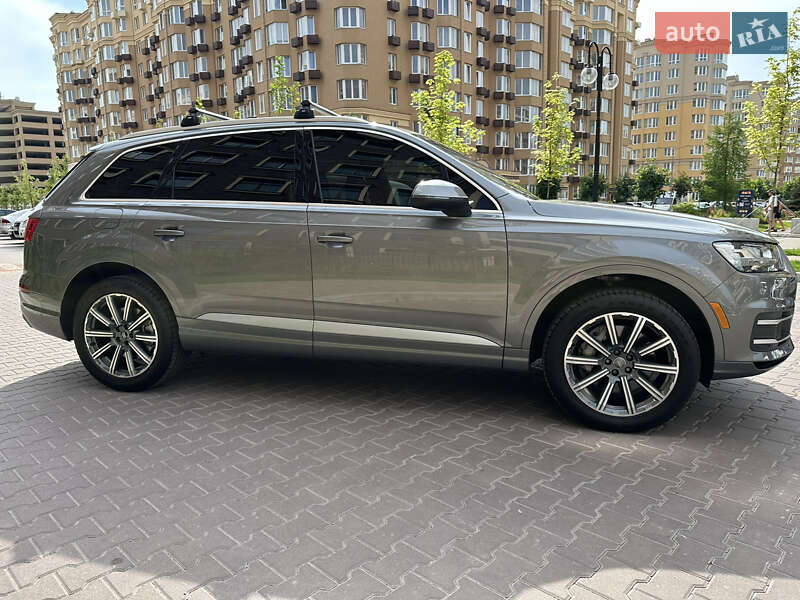 Внедорожник / Кроссовер Audi Q7 2017 в Киеве