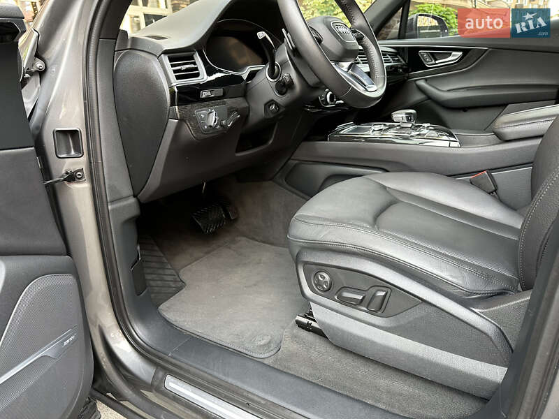 Внедорожник / Кроссовер Audi Q7 2017 в Киеве