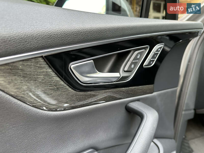 Внедорожник / Кроссовер Audi Q7 2017 в Киеве