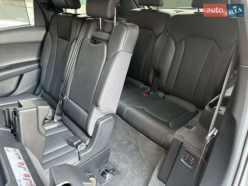 Внедорожник / Кроссовер Audi Q7 2017 в Киеве