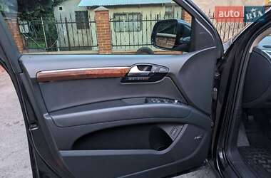 Внедорожник / Кроссовер Audi Q7 2015 в 