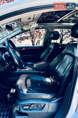 Внедорожник / Кроссовер Audi Q7 2015 в 