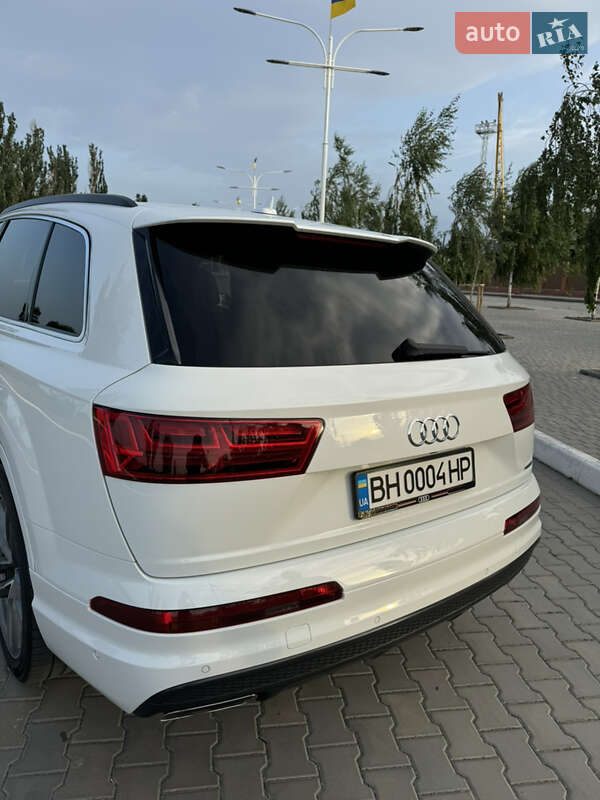 Позашляховик / Кросовер Audi Q7 2015 в Ізмаїлі