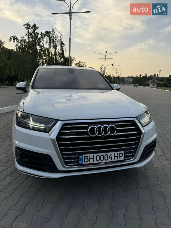 Позашляховик / Кросовер Audi Q7 2015 в Ізмаїлі