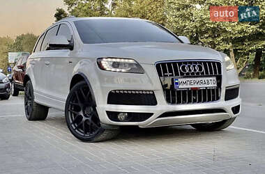 Внедорожник / Кроссовер Audi Q7 2014 в 