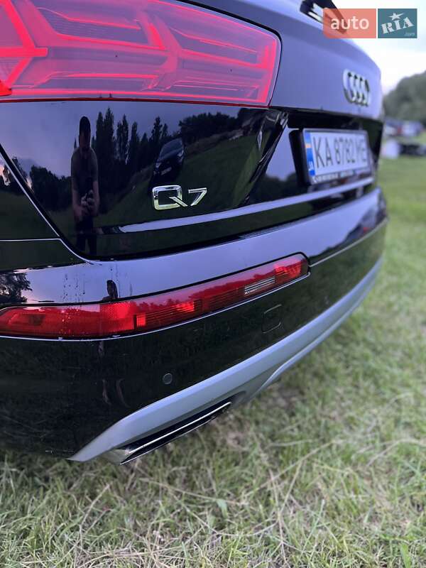 Позашляховик / Кросовер Audi Q7 2016 в Фастові