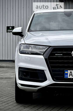 Позашляховик / Кросовер Audi Q7 2017 в Києві