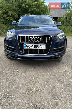 Позашляховик / Кросовер Audi Q7 2012 в 