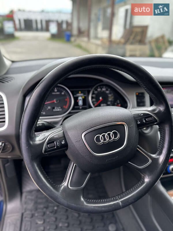Позашляховик / Кросовер Audi Q7 2012 в Ужгороді