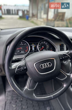 Позашляховик / Кросовер Audi Q7 2012 в 