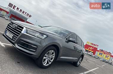 Внедорожник / Кроссовер Audi Q7 2016 в 