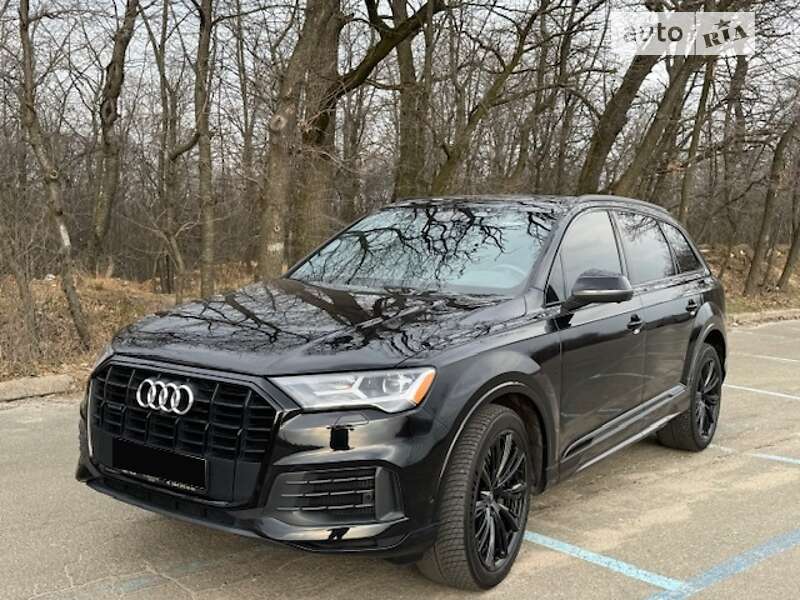 Внедорожник / Кроссовер Audi Q7 2020 в 