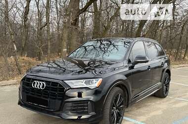 Внедорожник / Кроссовер Audi Q7 2020 в 