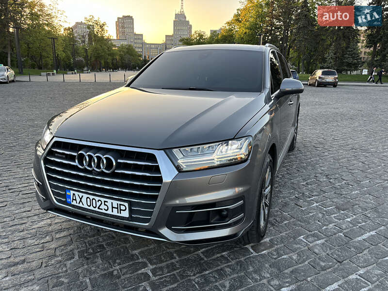 Внедорожник / Кроссовер Audi Q7 2017 в Харькове